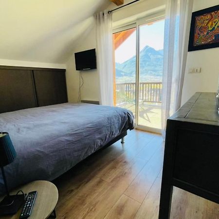 Large Chalet With Terrace And View In Briancon Leilighet Eksteriør bilde