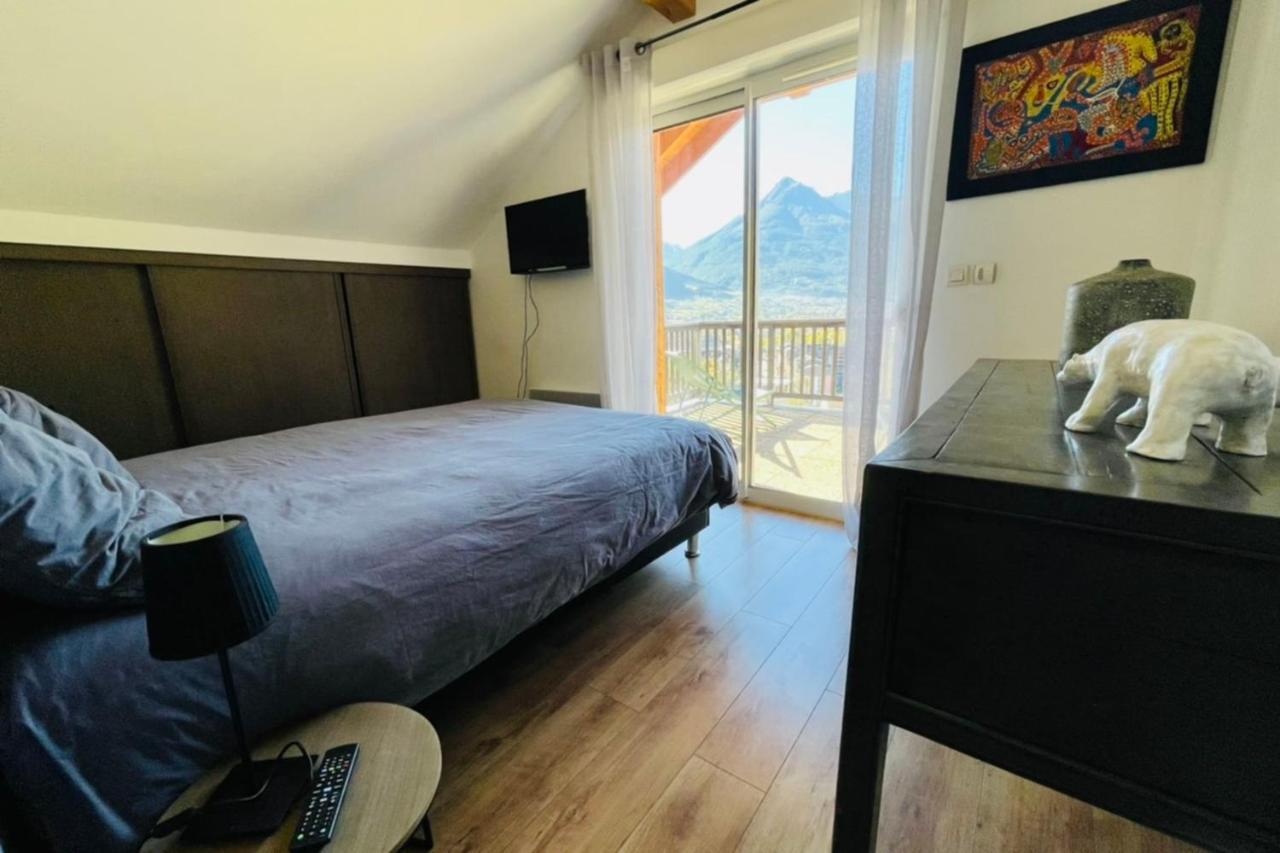 Large Chalet With Terrace And View In Briancon Leilighet Eksteriør bilde