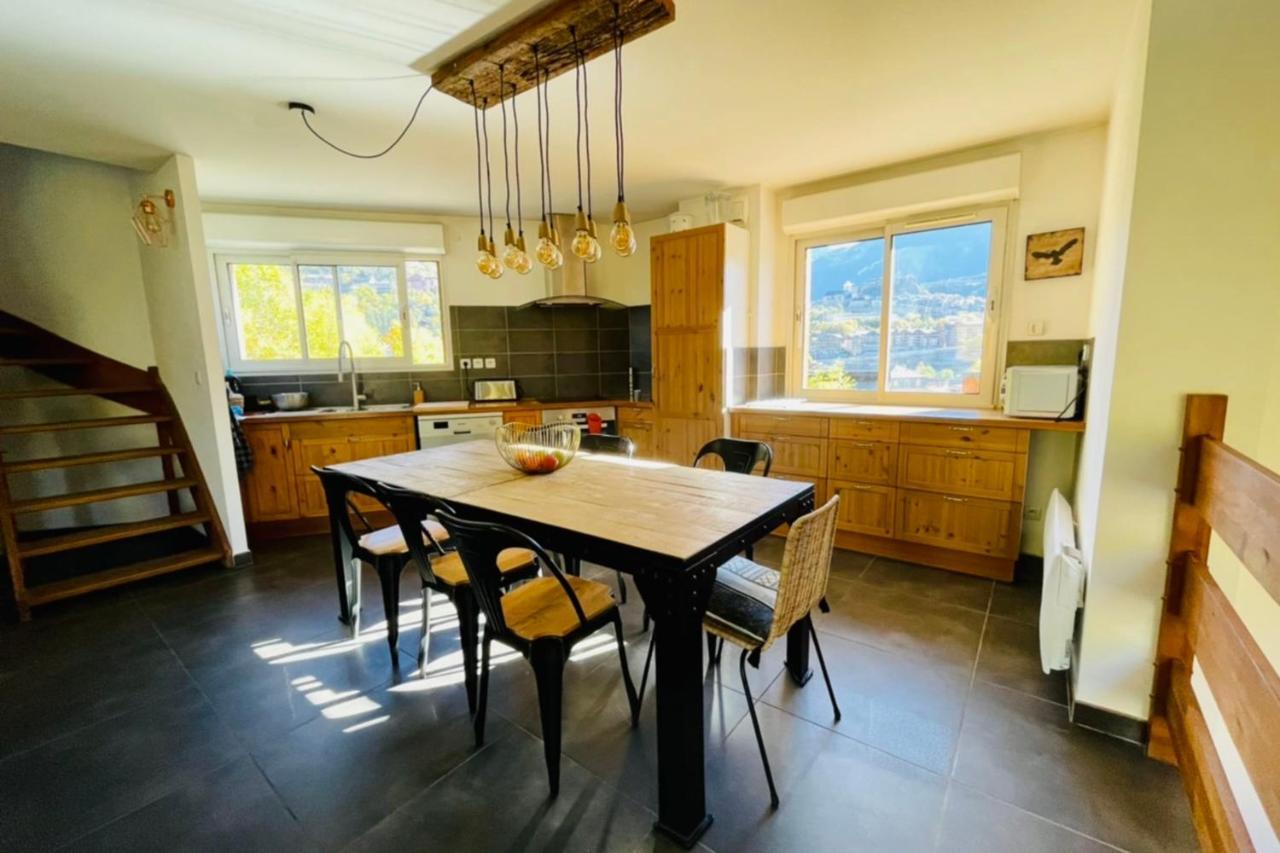 Large Chalet With Terrace And View In Briancon Leilighet Eksteriør bilde