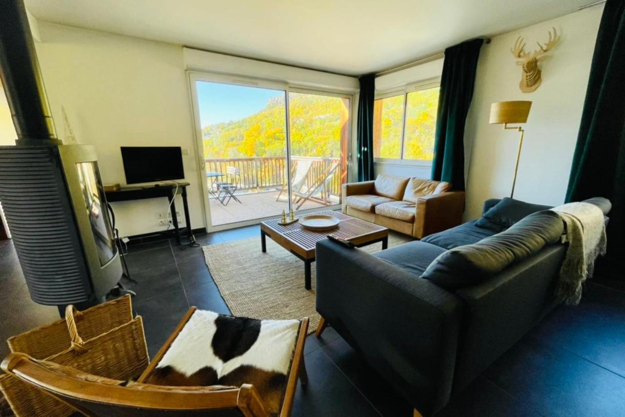 Large Chalet With Terrace And View In Briancon Leilighet Eksteriør bilde