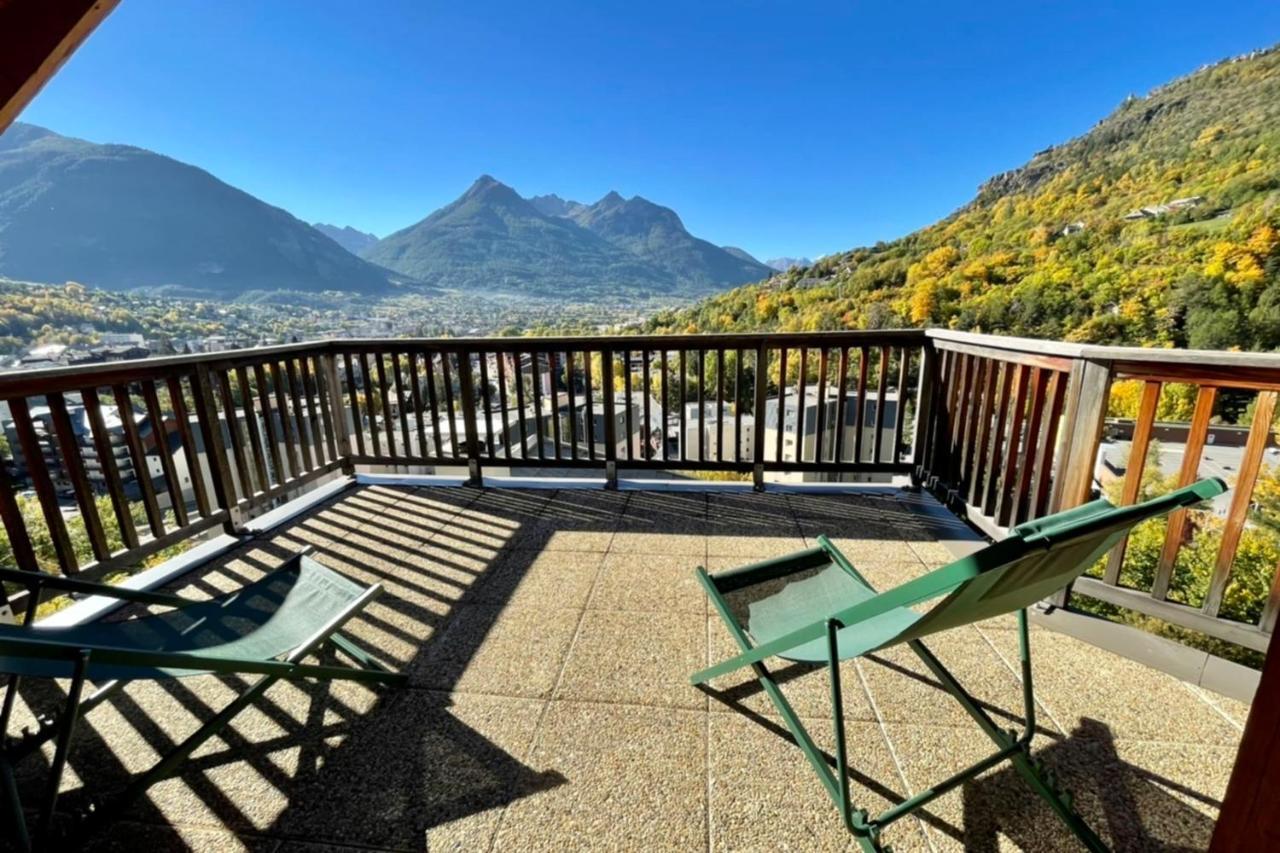 Large Chalet With Terrace And View In Briancon Leilighet Eksteriør bilde